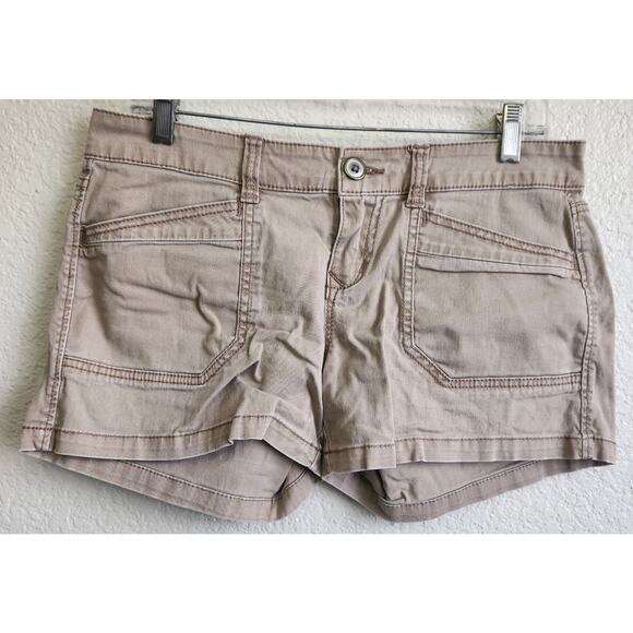 French Star Tan Beige Flat Front Shorts 9 Juniors Lightweight Slashed Pockets - Picture 1 of 4